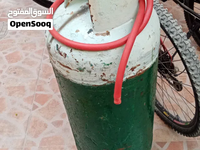 أسطوانة غاز وسط