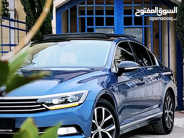 Volkswagen Passat 2017 in Hebron