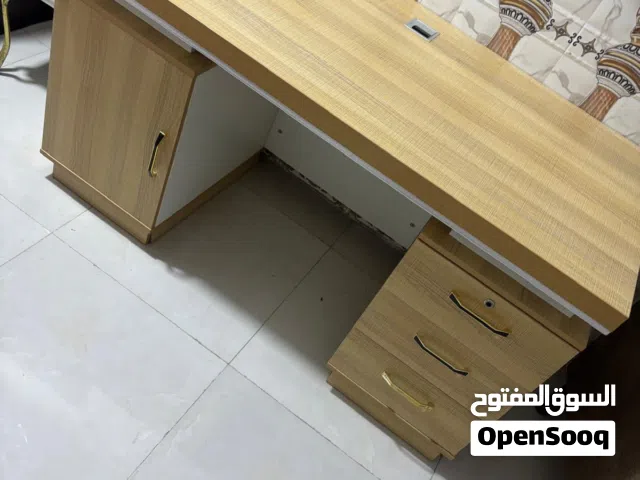 مكتب إداري فخم جداً للبيع – نظيف مثل الجديد بسعر فرصة