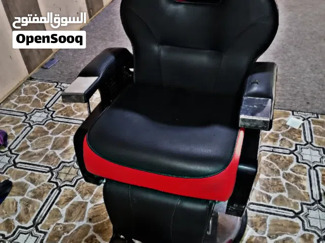 سلام عليكم من رخصه لادمنيه الطيبين كرسي حلاقه للبيع نظيف كله شغال واستخدام قليل