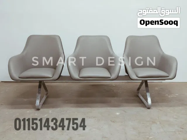 كراسى انتظار ثلاثى المقاعد مع هيكل معدنى مناسب للشركات والمكاتب والعيادات