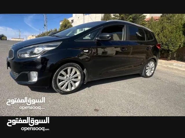 كيا كارينز 2014 نظيفة جدا للبيع بسعر مغري جدا