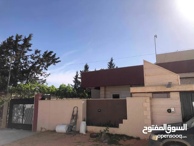 273 m2 5 Bedrooms Townhouse for Sale in Tripoli Tajura