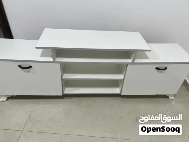 طاولة تلفزيون