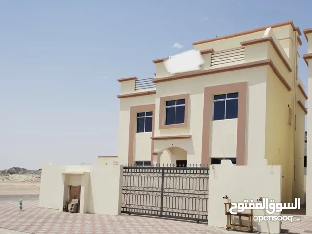 300 m2 More than 6 bedrooms Villa for Rent in Muscat Amerat