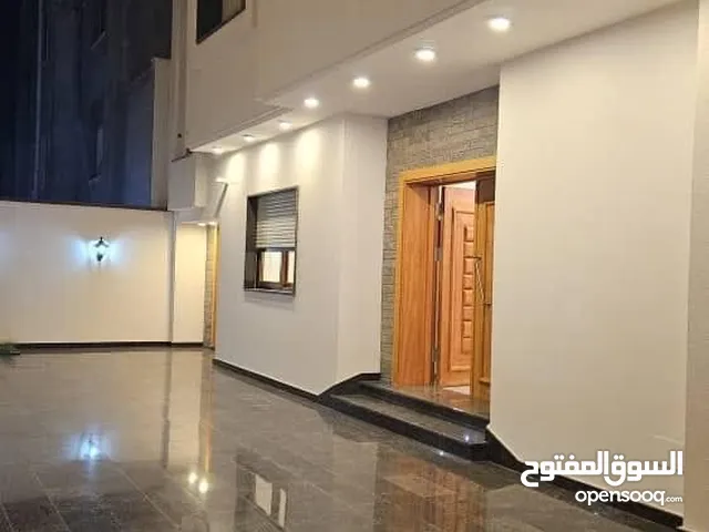 766 m2 4 Bedrooms Villa for Sale in Tripoli Ain Zara