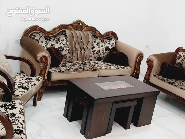 عفش مستعمل للبيع يتضمن اثاث واجهزة كهربائية بسعر مغري جداً