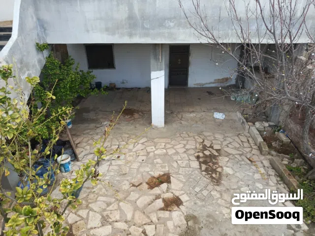 بيت للبيع مساحه الارض200 طابقين عمار حديث  كل كابق مستقر مساحه كل كابق125 متر وكل طابق مدخل لحال وكل