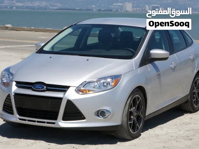 2012 فورد فوكس Standard