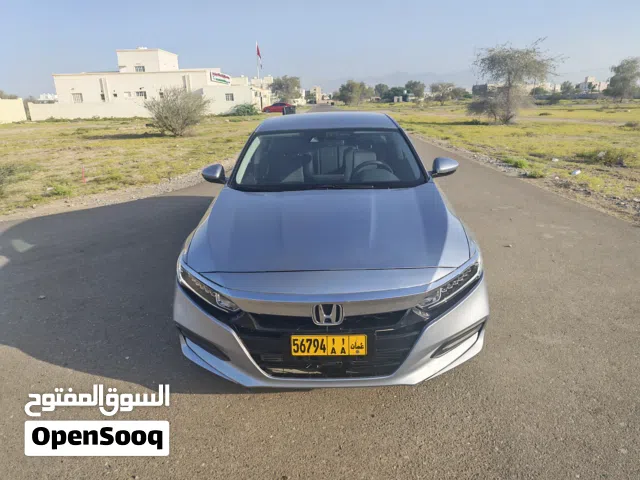 2020 هوندا اكورد LX