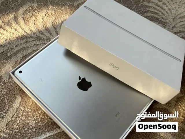 Apple iPad 8 32 GB in Buraimi