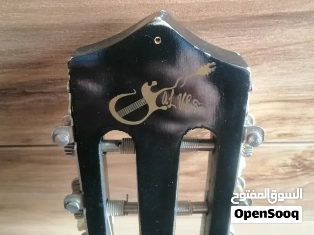 جيتار ماركة معروفة handmade