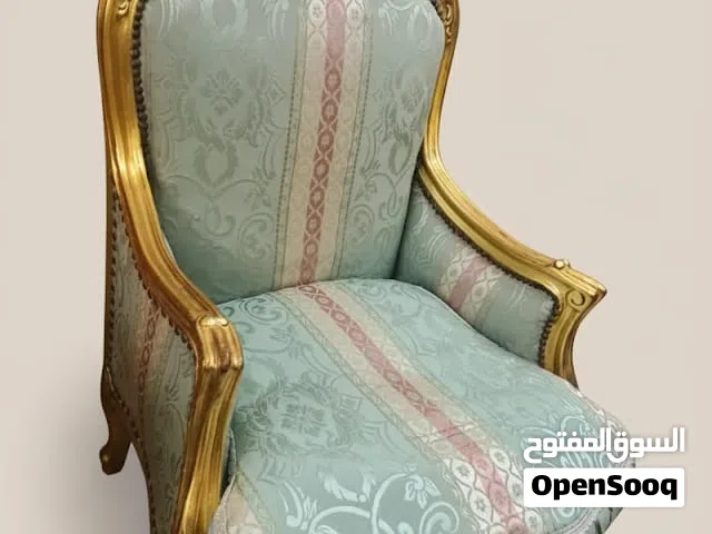 تخفيض سعر بيع  2 كرسي صالون مُذهَّب (ماء الذهب) قطعتان فريدتان من صالون كلاسيكي