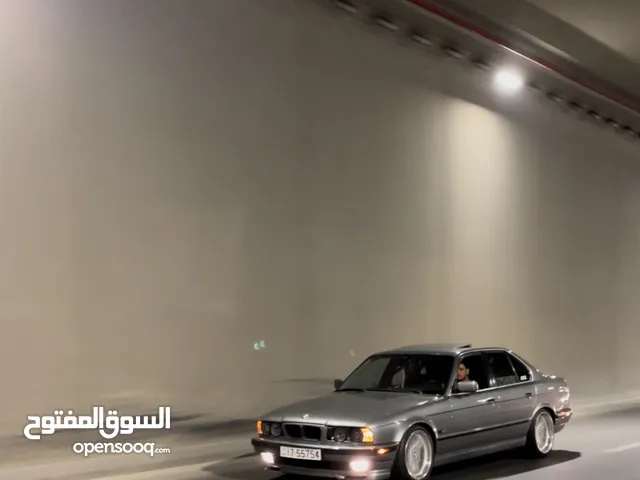 BMW520 E34