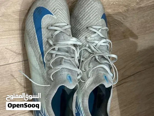 جوتي كورة قدم ازرق نايك