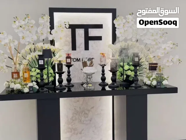 طاوله عطور جديده للبيع