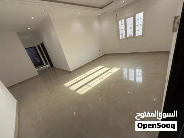 200 m2 3 Bedrooms Apartments for Rent in Farwaniya Abdullah Al-Mubarak