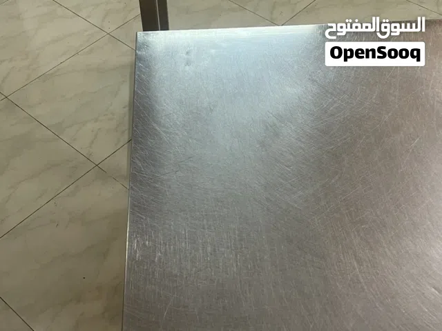 طاولات استيل للمطاعم والمطابخ نظيفه جداً للبيع كواليتي عالي