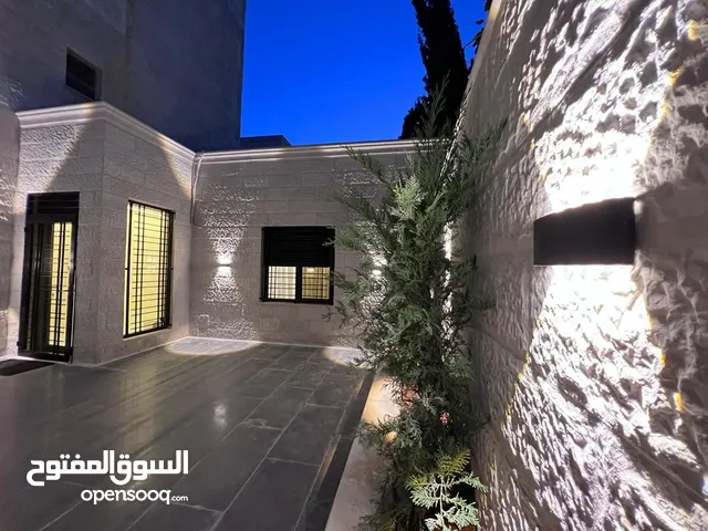 215 m2 4 Bedrooms Apartments for Sale in Amman Daheit Al Rasheed