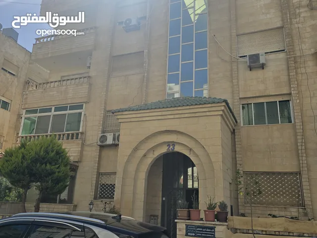 شقة مميزه للبيع،شارع المدينة المنوره خلف ماكدونلز 3نوم،ط1، تصلح للسكن او الاستثمار،من المالك مباشرة