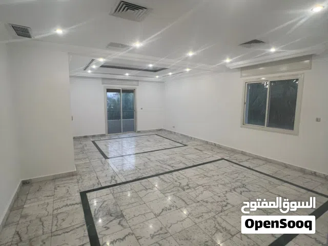 150 m2 3 Bedrooms Apartments for Rent in Hawally Salwa