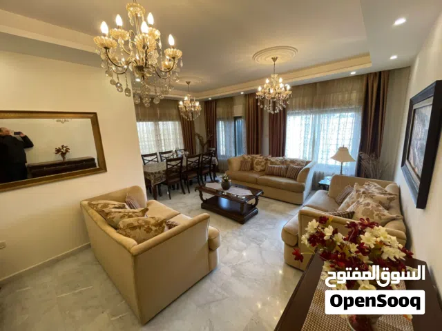 شقة طابق اخير مع روف  منفصل   .. ضاحية الرشيد