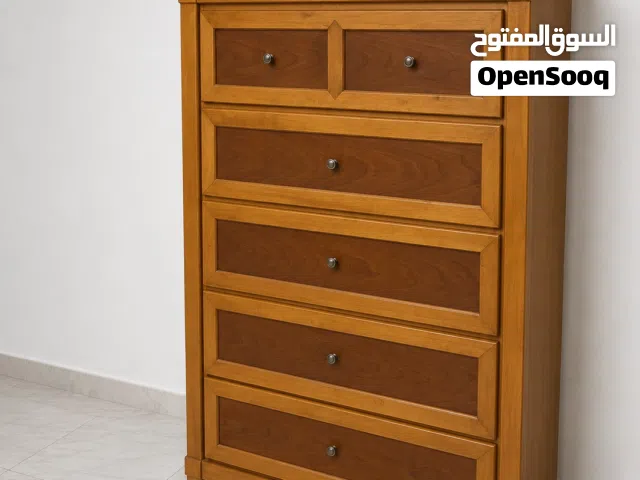 خزانة للبيع