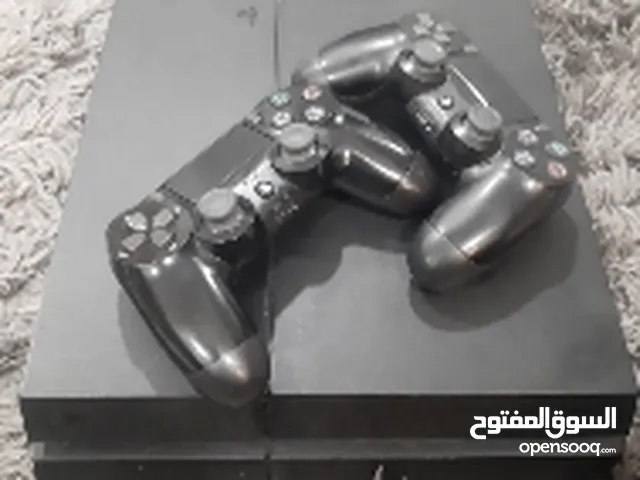 بلايستيشن 4 - 512 جيجا - بالعلبة وكابل HDMI وكابل كهرباء - 2 کنترلر