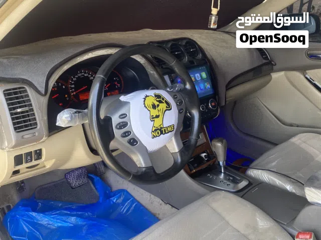 2008 نيسان التيما S