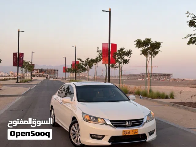 2015 هوندا اكورد LX