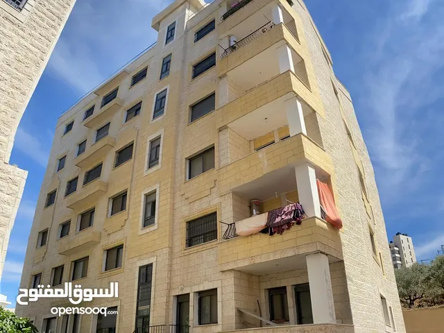 شقة قريبة من جامعة بير زيت 900 متر فقط عن الجامعة