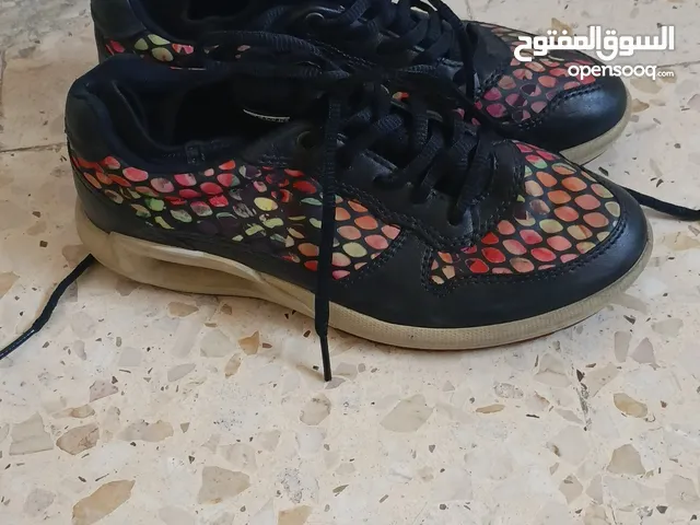 Black Sport Shoes in Zarqa