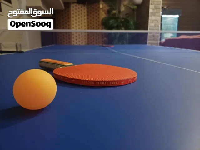 طاولة تنس بحالة الوكالة للبيع في الزرقاء الجديدة بسعر حرق