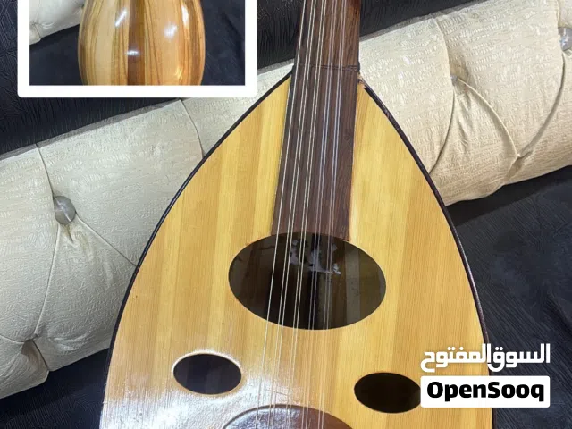 عود مصري جديد وممتاز للبيع   (مع الشنطة)