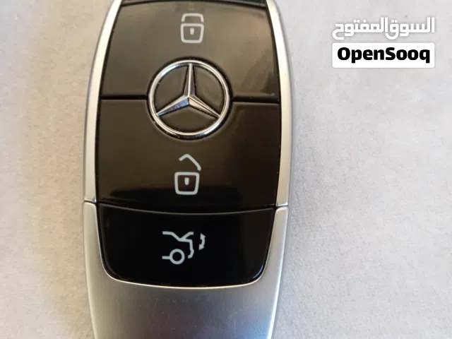 مفتاح مرسيدس جديد أصلي 2020 لا يوجد أي خدوش أصلي شركه مرسيدس يستعمل لكافه السيارات مرسيدس