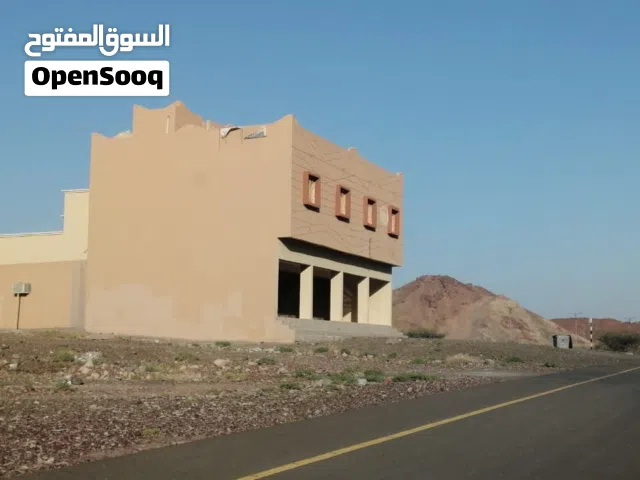 للبيع مبنى سكني تجاري ولاية ينقل