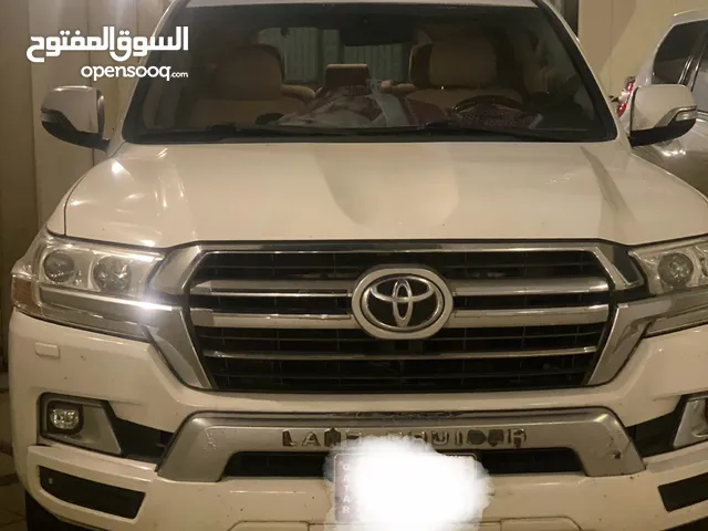 تويوتا لاندكروزر GXR 2017