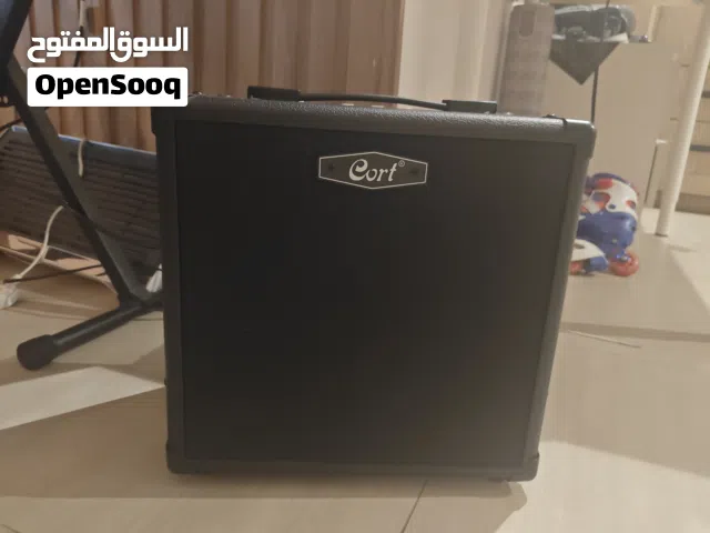 Cort CM20B Bass guitar amplifier