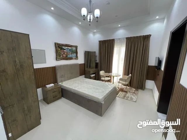 للبيع شقه غرفتين وصاله .مساحه واسعه.دفعه اولى فقط.بمنطقه الياسمين بااماره عجمان.مجمع سكنى متكامل.