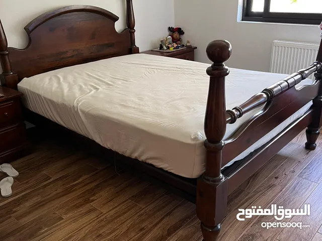 غرفة نوم كلاسيكية