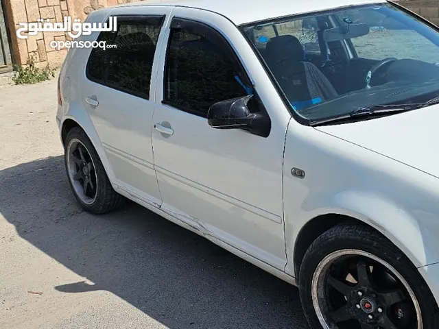للبيع جولف mk4 2001