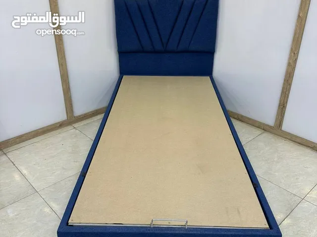 جرابي نفر واحد موديلات مختلفه وب اسعار مختلفه كلش راقيات متوفر كل الالوان حسب الطلب