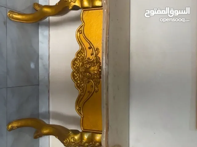 طاوله و كرسي
