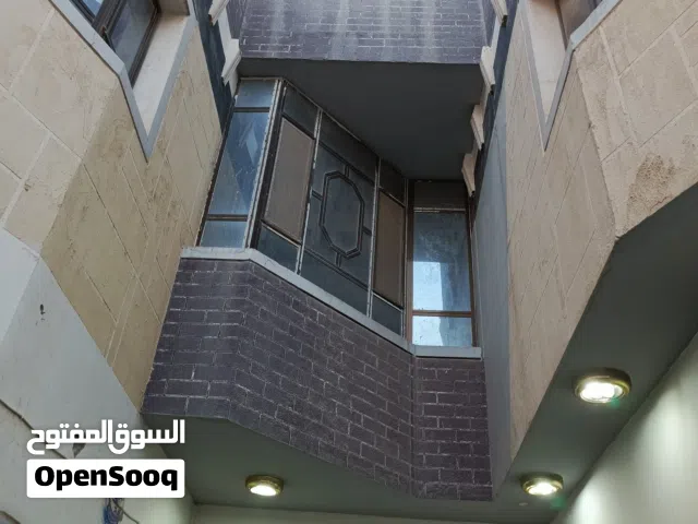 110 m2 4 Bedrooms Townhouse for Sale in Basra Amitahiyah