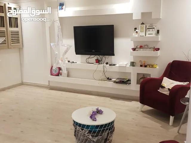 215m2 4 Bedrooms Townhouse for Sale in Northern Governorate Madinat Hamad
