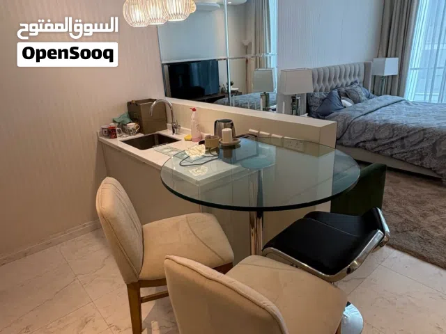 للبيع  شقة مفروشة بالكامل