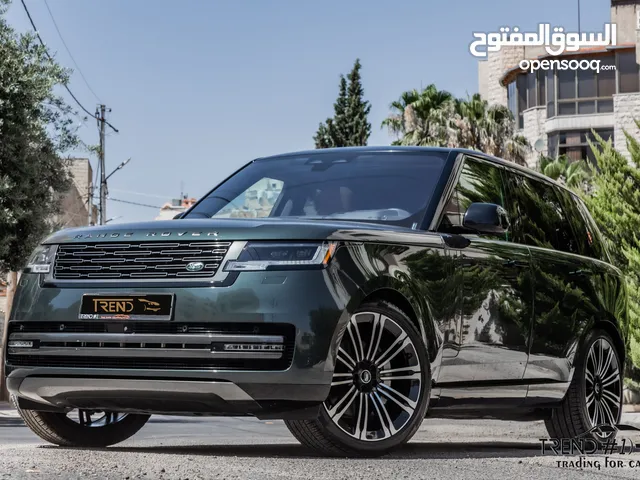 Range Rover Vogue hse 2023 Mild hybrid السيارة مميزة جدا و قطعت مسافة 25,000 كيلو متر فقط