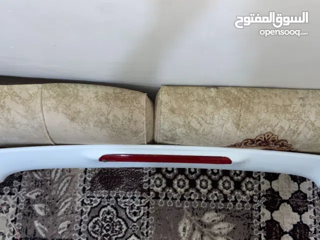 جناح كامري من 2003 إلى 2006 شبه جديد جاهز للتركيب وبسعر البلاش