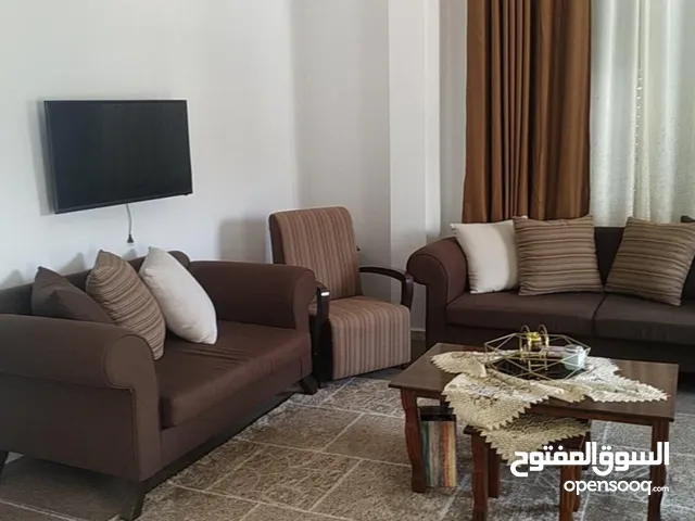 طقم كنب 9 مقاعد فخم بحالة ممتازة