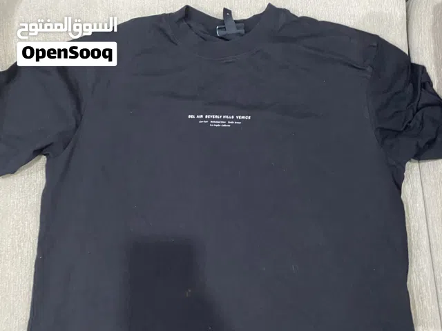 تيشيرت ماركه H&M جديد واصلي بالون الأسود مقاس ميديم خامه ثقيله تناسب الشتاء وخامه قطن